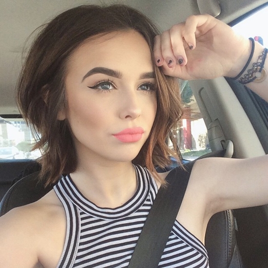 อาคาเซีย บรินลีย์ เน็ตไอดอลอเมริกัน อาคาเซีย บรินลีย์ เน็ตไอดอลอเมริกัน