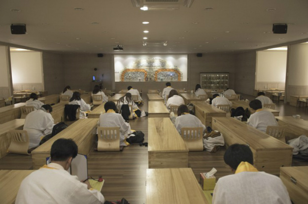 ศูนย์บำบัดนอนในโลงศพเผชิญหน้าความตาย ศูนย์บำบัดนอนในโลงศพเผชิญหน้าความตาย