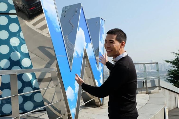 วู้ดดี้ พาบุกสถานที่แฮงเอ้าท์ใหม่ในเกาหลีใต้ วู้ดดี้ พาบุกสถานที่แฮงเอ้าท์ใหม่ในเกาหลีใต้