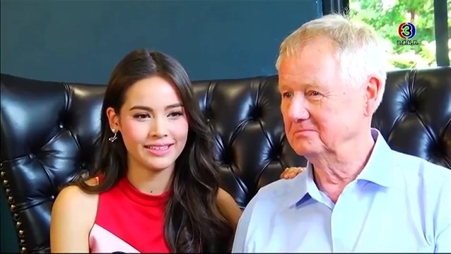 ญาญ่า อุรัสยา - คุณพ่อซีกู๊ด เสปอร์บันด์ ญาญ่า อุรัสยา - คุณพ่อซีกู๊ด เสปอร์บันด์