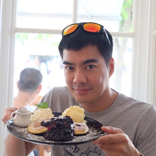 เคลลี่ ธนะพัฒน์ เคลลี่ ธนะพัฒน์