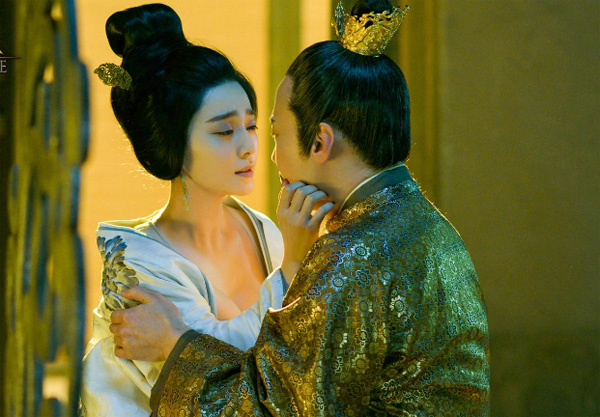 ฟ่านปิงปิง เลิฟซีนบนหลังม้า ใน Lady of the Dynasty โดนสั่งแบนฉากรักบันลือโลก