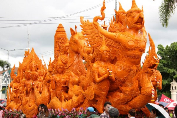 ชวนชม ประเพณีแห่เทียนพรรษา จังหวัดอุบลราชธานี ชวนชม ประเพณีแห่เทียนพรรษา จังหวัดอุบลราชธานี