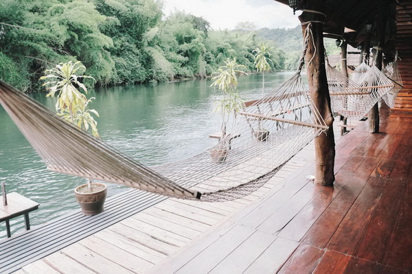 เที่ยวหน้าฝนชิล ๆ แบ็คแพ็กนั่งรถตู้ไปเยือนกาญจนบุรี เที่ยวหน้าฝนชิล ๆ แบ็คแพ็กนั่งรถตู้ไปเยือนกาญจนบุรี
