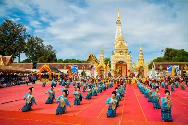 ประเพณีแห่เทียนพรรษาทั่วไทย ประเพณีแห่เทียนพรรษาทั่วไทย