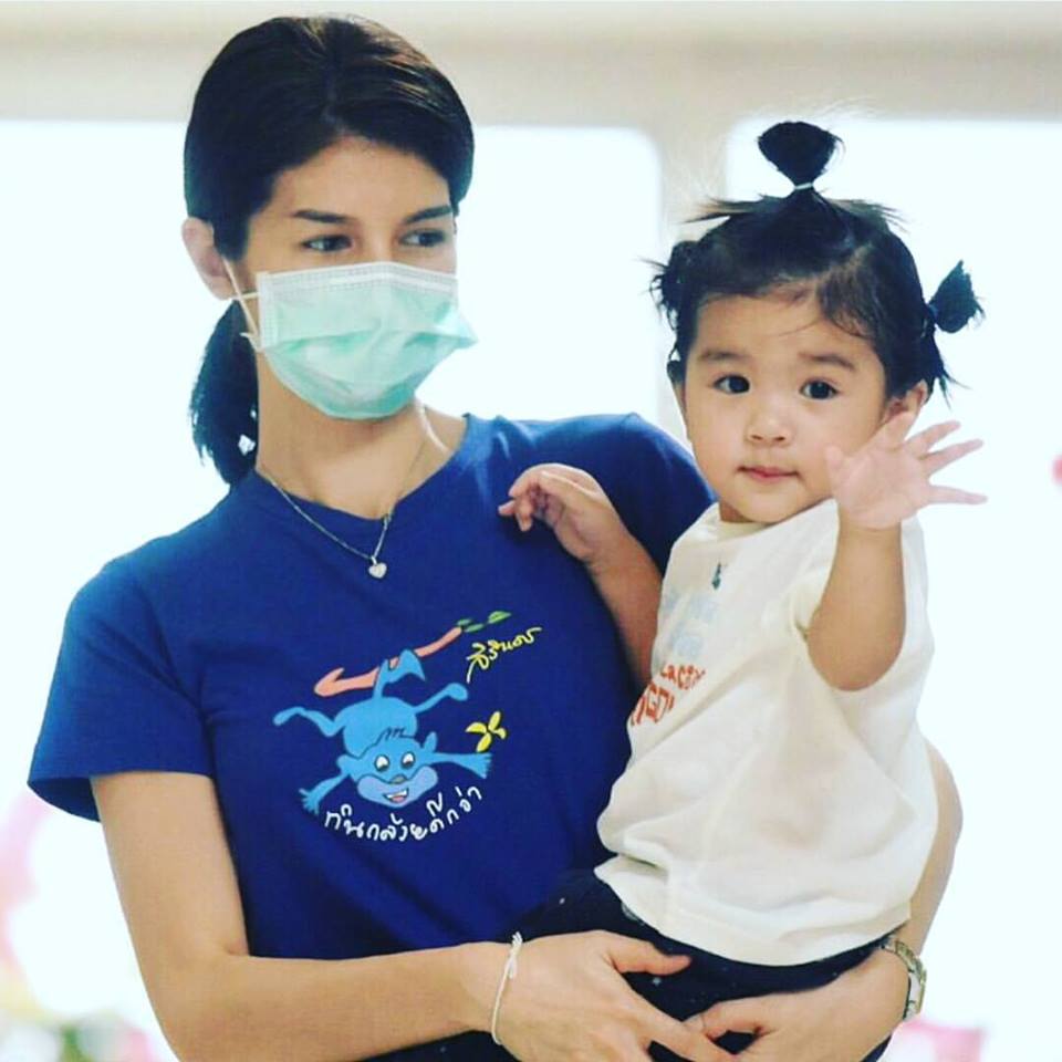 โบว์ แวนด้า โบว์ แวนด้า