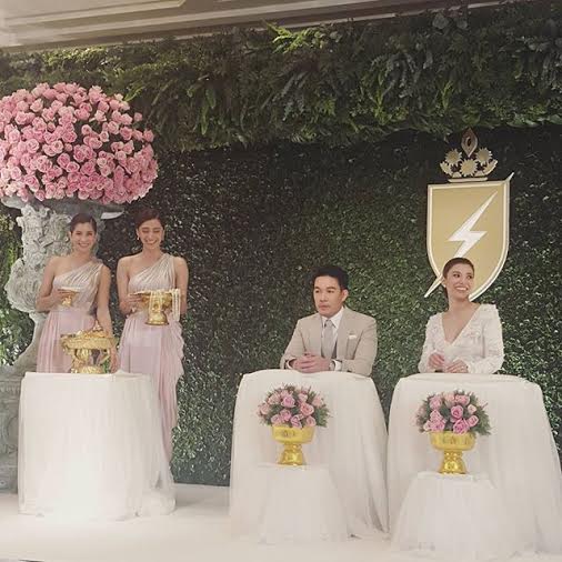 ชมพู่ อารยา งานแต่งเอมมี่ มรกต ชมพู่ อารยา งานแต่งเอมมี่ มรกต