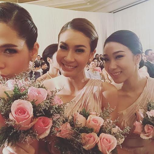 ชมพู่ อารยา งานแต่งเอมมี่ มรกต ชมพู่ อารยา งานแต่งเอมมี่ มรกต