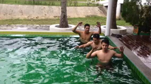 มาริโอ้ เวียร์ เคน อาเล็ก ภัทร ถอดเสื้อเล่นน้ำ มาริโอ้ เวียร์ เคน อาเล็ก ภัทร ถอดเสื้อเล่นน้ำ