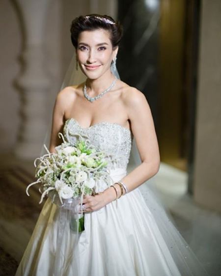 แองจี้ เฮสติ้ง แองจี้ เฮสติ้ง