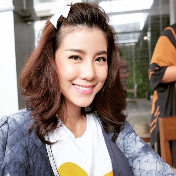 เอสเธอร์ สุปรีย์ลีลา เอสเธอร์ สุปรีย์ลีลา