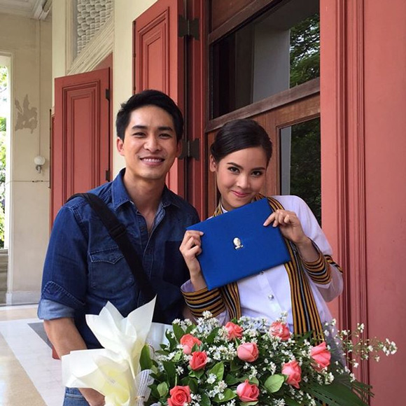 ญาญ่า อุรัสยา รับปริญญา