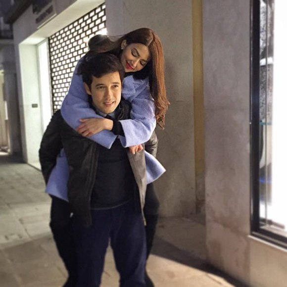 พลับพลึงสีชมพู พลับพลึงสีชมพู