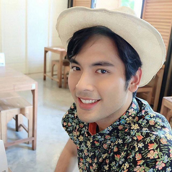 บอม ธนิน บอม ธนิน