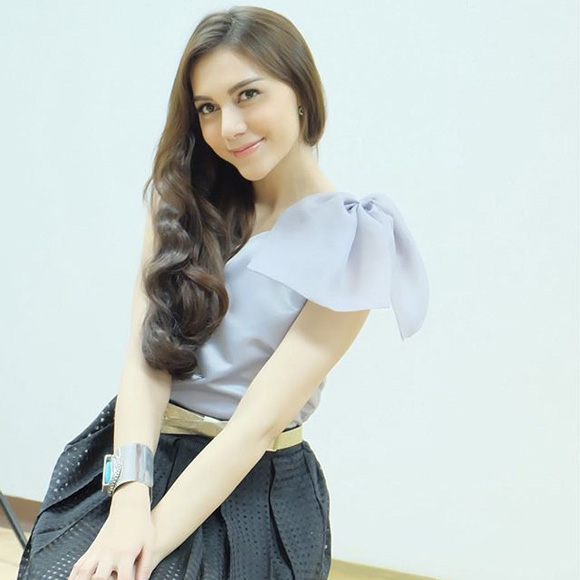 อ๋อม เซลิน่า อ๋อม เซลิน่า