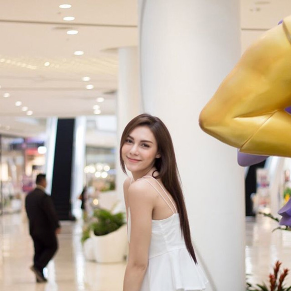 อ๋อม เซลิน่า อ๋อม เซลิน่า