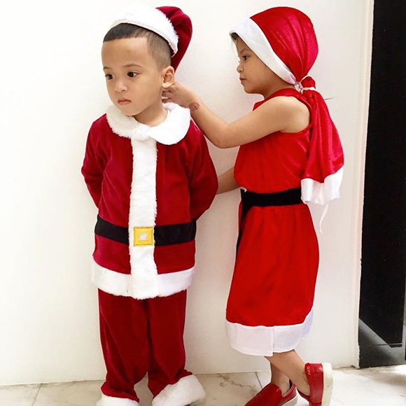 บรู๊คลิน บีน่า แปลงโฉมเป็นซานต้า แซนตี้ บรู๊คลิน บีน่า แปลงโฉมเป็นซานต้า แซนตี้
