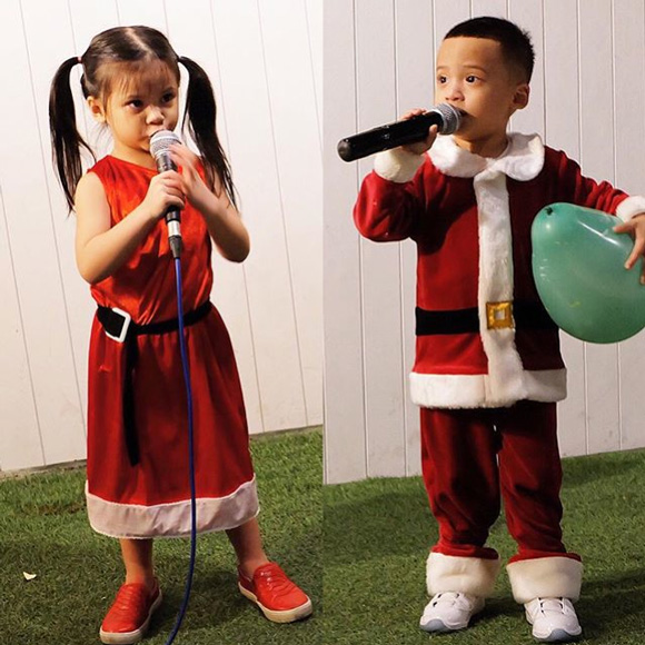 บรู๊คลิน บีน่า แปลงโฉมเป็นซานต้า แซนตี้ บรู๊คลิน บีน่า แปลงโฉมเป็นซานต้า แซนตี้