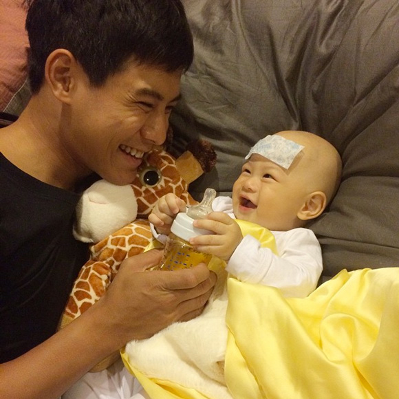 15 คุณพ่อดารา รับ วันพ่อแห่งชาติ 2558 15 คุณพ่อดารา รับ วันพ่อแห่งชาติ 2558