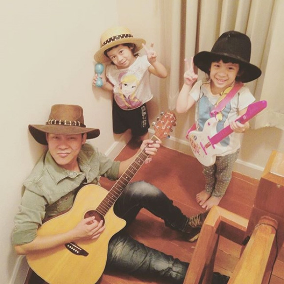 15 คุณพ่อดารา รับ วันพ่อแห่งชาติ 2558 15 คุณพ่อดารา รับ วันพ่อแห่งชาติ 2558