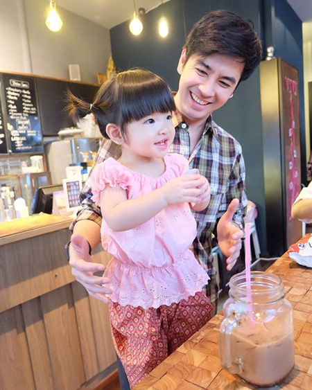 15 คุณพ่อดารา รับ วันพ่อแห่งชาติ 2558 15 คุณพ่อดารา รับ วันพ่อแห่งชาติ 2558