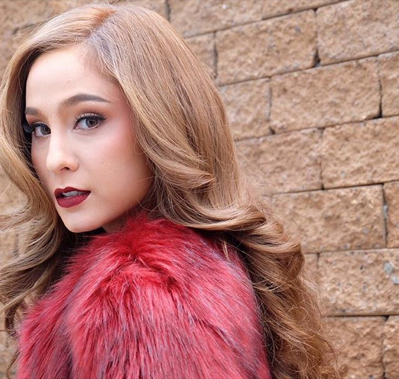 ขวัญ อุษามณี ขวัญ อุษามณี