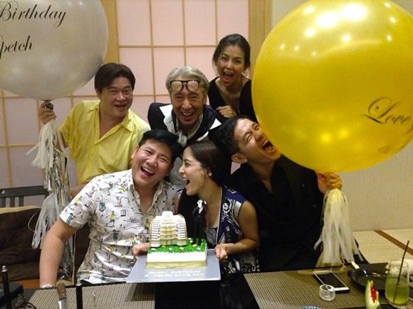 พิ้งกี้ สาวิกา เซอร์ไพรส์วันเกิดไฮโซเพชร อิทธิ พิ้งกี้ สาวิกา เซอร์ไพรส์วันเกิดไฮโซเพชร อิทธิ