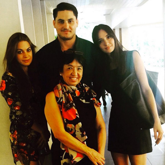 ซาร่า มาลากุล ครอบครัว ซาร่า มาลากุล ครอบครัว