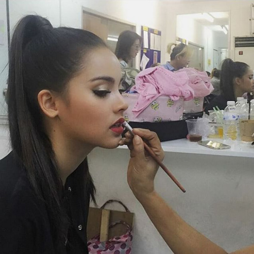 ญาญ่า อุรัสยา ลุคเปรี้ยวจี๊ด ญาญ่า อุรัสยา ลุคเปรี้ยวจี๊ด