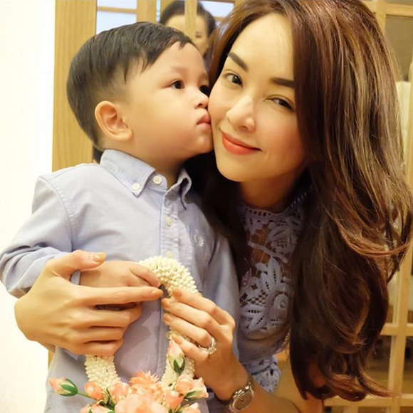 เป้ย ปานวาด น้องโปรด เป้ย ปานวาด น้องโปรด