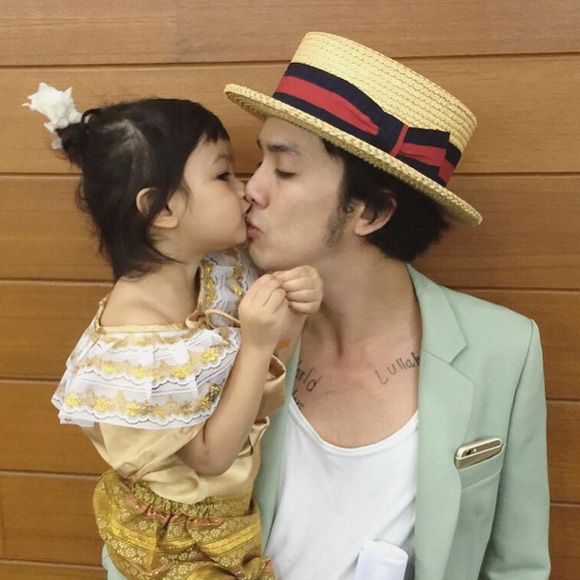 แอมมี่ วี แอมมี่ วี