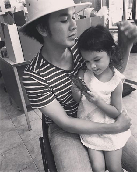 แอมมี่ วี แอมมี่ วี