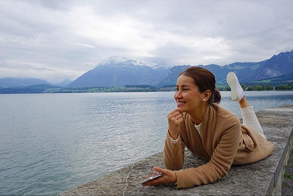 แอน ทองประสม เอ ทินพันธ์ แอน ทองประสม เอ ทินพันธ์