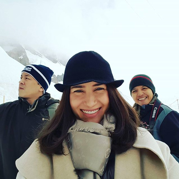 แอน ทองประสม เอ ทินพันธ์ แอน ทองประสม เอ ทินพันธ์