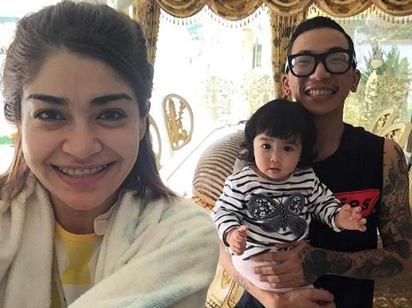 น้องแตงไทย ลูก แจ๊ส ชวนชื่น น้องแตงไทย ลูก แจ๊ส ชวนชื่น