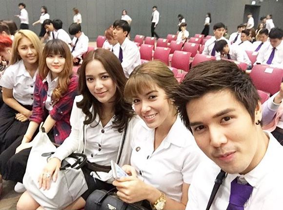 แม็กกี้ อาภา ชุดนักศึกษา แม็กกี้ อาภา ชุดนักศึกษา