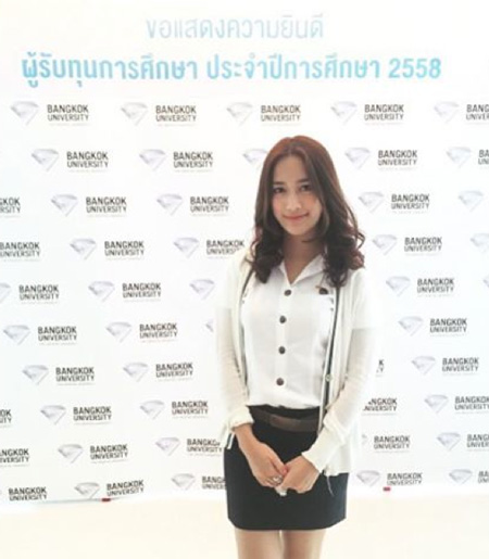 แม็กกี้ อาภา ชุดนักศึกษา แม็กกี้ อาภา ชุดนักศึกษา