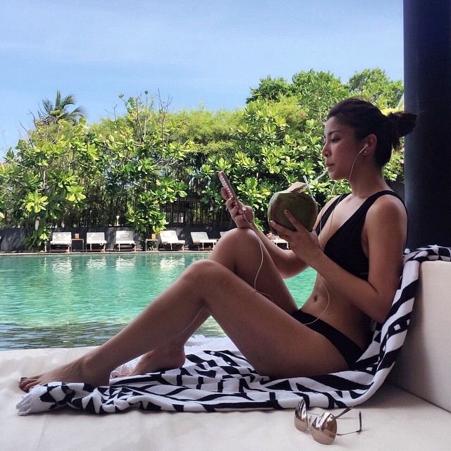 เอมมี่ มรกต ชุดว่ายน้ำ บิกินี่ เอมมี่ มรกต ชุดว่ายน้ำ บิกินี่