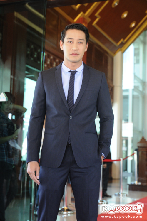 ป้อง ณวัฒน์ ป้อง ณวัฒน์