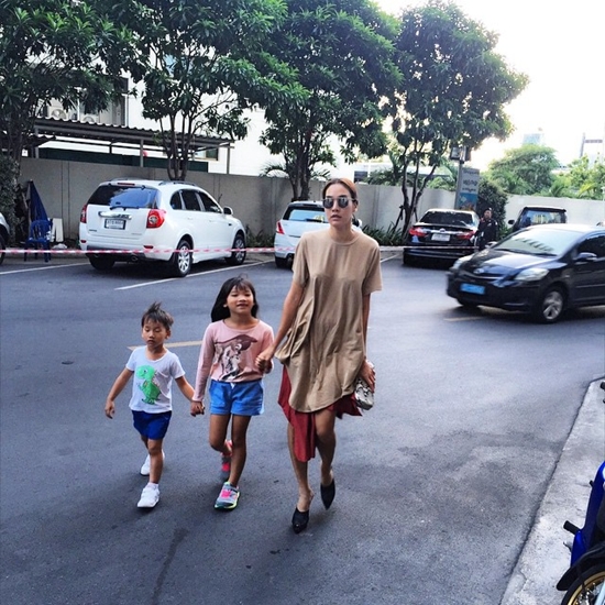 ปลื้มแทนคุณแม่ พี่แพรว-น้องภูมิ ลูก ตุ๊ก ชนกวนันท์ รัก-ดูแลกันดีจังเลย ปลื้มแทนคุณแม่ พี่แพรว-น้องภูมิ ลูก ตุ๊ก ชนกวนันท์ รัก-ดูแลกันดีจังเลย