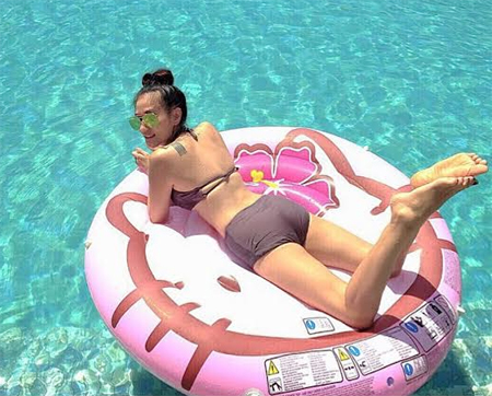 โอ๋ รุ่งระวี, โอ๋ รุ้งนภัฐ ชุดว่ายน้ำ โอ๋ รุ่งระวี, โอ๋ รุ้งนภัฐ ชุดว่ายน้ำ