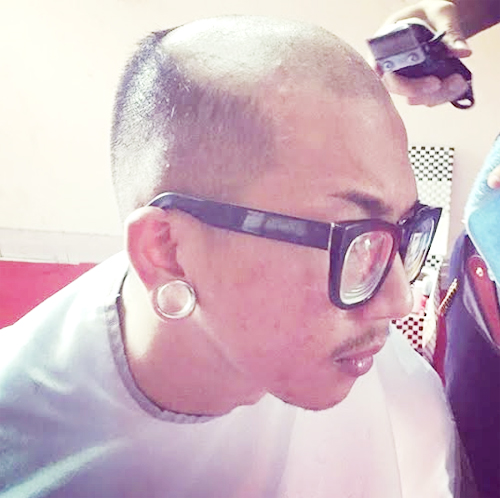 แจ๊ส ชวนชื่นโกนหัว แจ๊ส ชวนชื่นโกนหัว