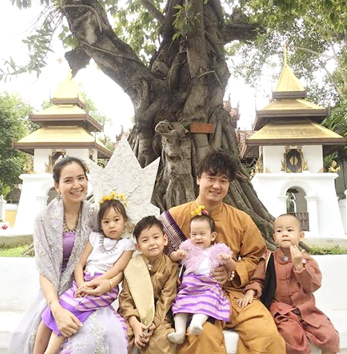 พลอย ชิดจันทร์ พลอย ชิดจันทร์