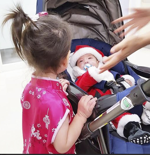 น้องอลิน อรัญ ในชุดซานตี้ ซานต้า น้องอลิน อรัญ ในชุดซานตี้ ซานต้า