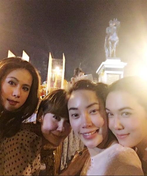 อั้ม พัชราภา ขอพร ร.5 ให้ ปอ ทฤษฎี หายป่วย อั้ม พัชราภา ขอพร ร.5 ให้ ปอ ทฤษฎี หายป่วย