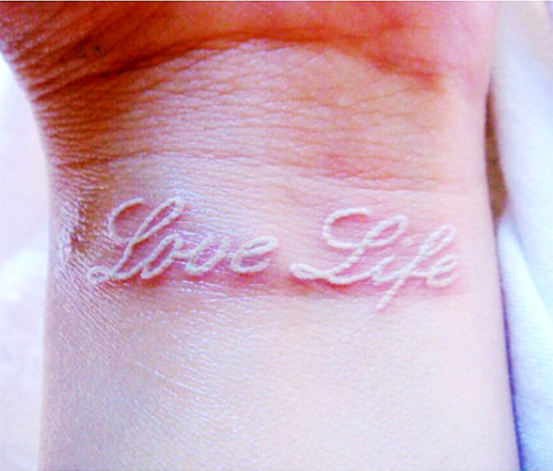 รอยสักสีขาว รอยสักสีขาว