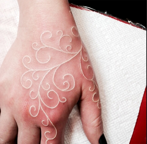 รอยสักสีขาว รอยสักสีขาว