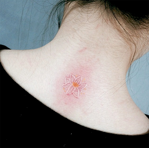 รอยสักสีขาว รอยสักสีขาว