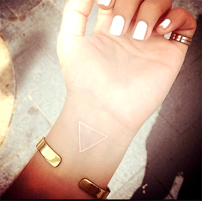 รอยสักสีขาว รอยสักสีขาว