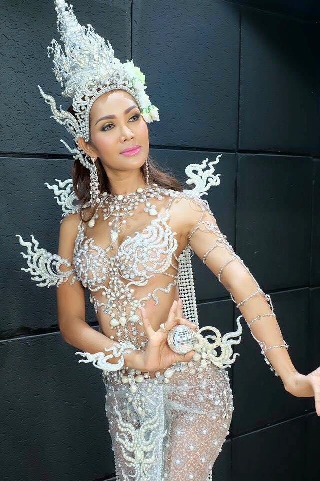 แชมเปญ Miss Queen 2015 แชมเปญ Miss Queen 2015